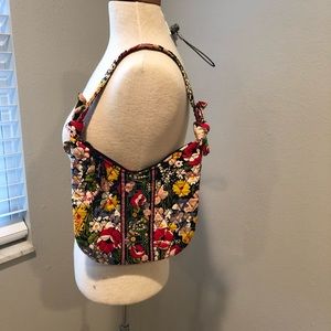 Super cute and pretty Vera Bradley floral baguette style purse